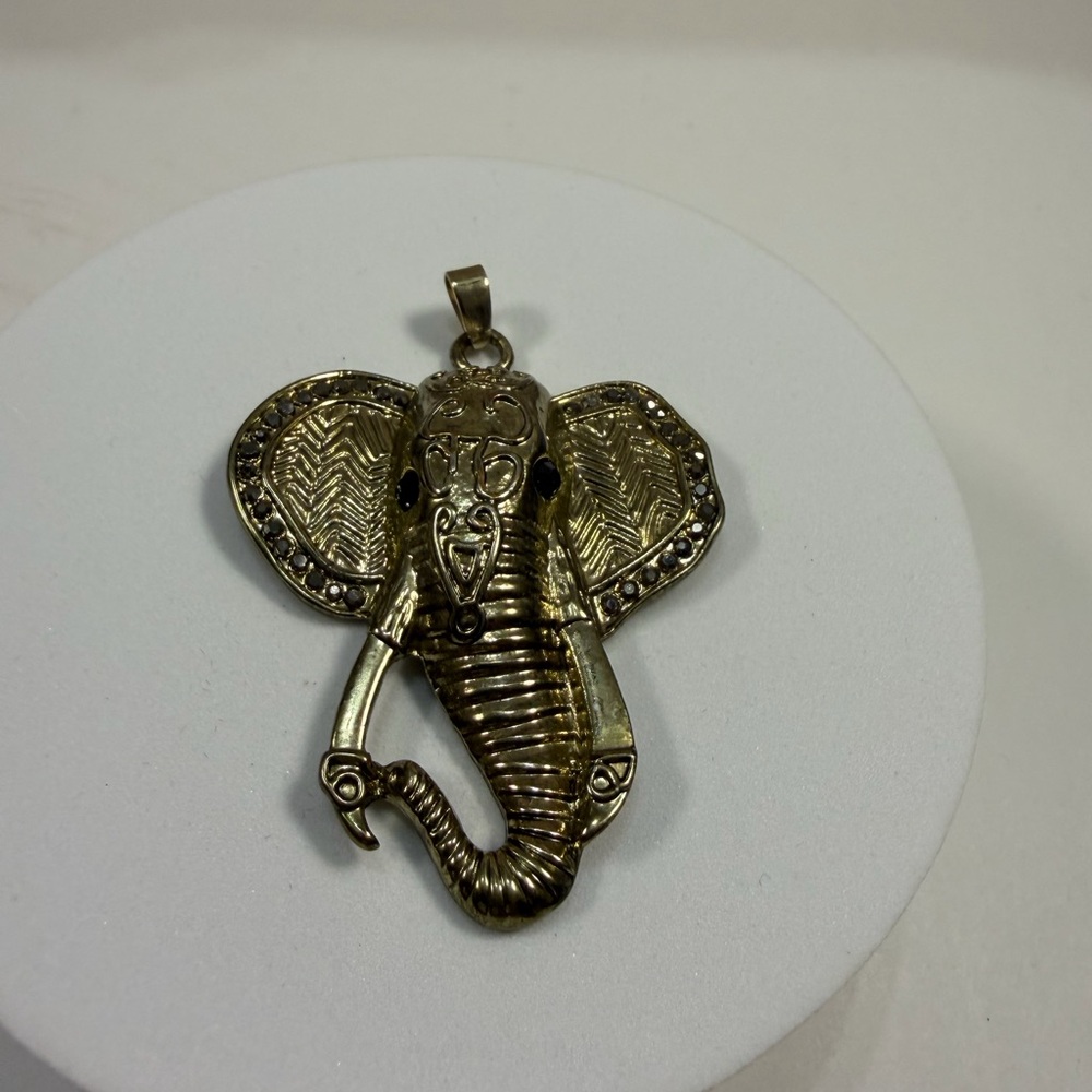 🩷5/$10 Gold Elephant Head Pendant